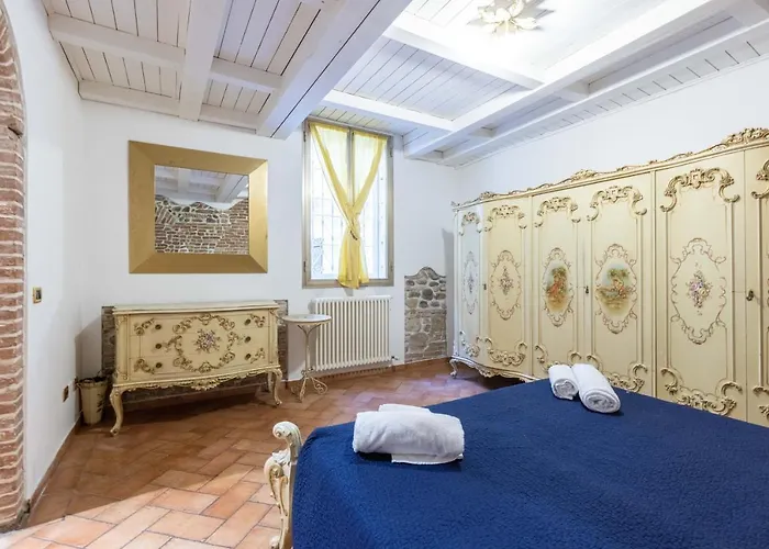 De'gombruti, By Short Holidays * Bolonha