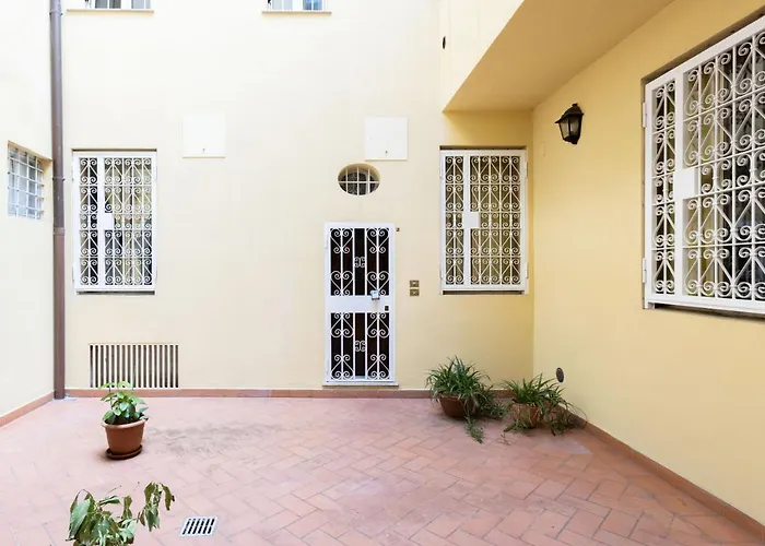 De'gombruti, By Short Holidays *